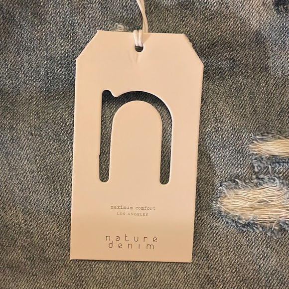 On the Fence Denim Shorts - Picture 7 of 8